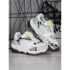 Wygodne sneakersy snake print. Sneakersy damskie KYLIE, ze skóry ekologicznej. Za 129,00 zł.