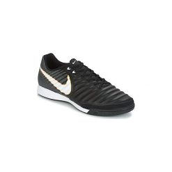 Buty do piłki nożnej Nike TIEMPOX LIGERA IV INDOOR COURT. Czarne halówki męskie marki Adidas, ze skóry, do piłki nożnej. Za 229,99 zł.