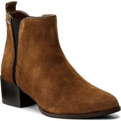 Botki PEPE JEANS - Waterloo Icon PLS50282 Cognac 879. Brązowe botki damskie skórzane marki Pepe Jeans. W wyprzedaży za 289,00 zł.