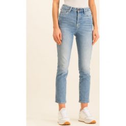 Jeansy Slim Fit Pepe Jeans Dion PL203203. Niebieskie jeansy damskie Pepe Jeans. W wyprzedaży za 279,00 zł.