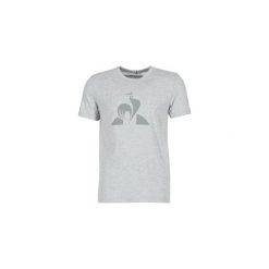 T-shirty z krótkim rękawem Le Coq Sportif MARINEA. Szare t-shirty męskie le coq sportif, s, bez wzorów, bez kołnierzyka, krótkie. Za 109,00 zł.