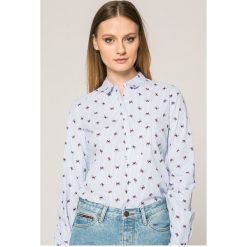 Tommy Hilfiger - Koszula. Niebieskie koszule damskie TOMMY HILFIGER, bez wzorów, z elastanu, klasyczne, z klasycznym kołnierzykiem, z długim rękawem. W wyprzedaży za 219,90 zł.