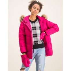 Kurtka puchowa Geox Emalise W9428V T2580 F9000. Czarne kurtki damskie Geox, bez wzorów, z puchu, bez kaptura. W wyprzedaży za 839,00 zł.