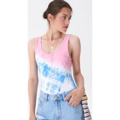 Body tie-dye - Wielobarwny. Bluzki damskie House. W wyprzedaży za 9,99 zł.