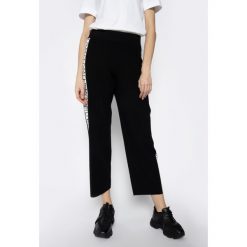 Spodnie materiałowe Weekend Max Mara Tempio 53310207. Czarne spodnie damskie Weekend Max Mara, xs, bez wzorów, z wiskozy. W wyprzedaży za 659,00 zł.