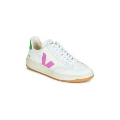 Buty Veja V-12. Białe trampki i tenisówki damskie Veja, bez wzorów, bez zapięcia. Za 509,00 zł.