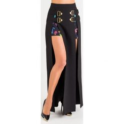 SPÓDNICA Versace Jeans Couture. Czarne spódniczki damskie Versace Jeans Couture, uniwersalny, bez wzorów, z jeansu. Za 1479,20 zł.