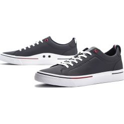 Tommy Hilfiger Corporate FM0FM02285-403. Trampki męskie TOMMY HILFIGER, bez wzorów, z bawełny, street, bez zapięcia. W wyprzedaży za 379,99 zł.