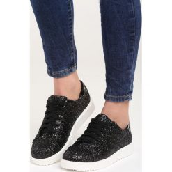 Czarne Buty Sportowe Houndred Suns. Czarne buty sportowe damskie marki Born2be, z materiału. Za 89,99 zł.