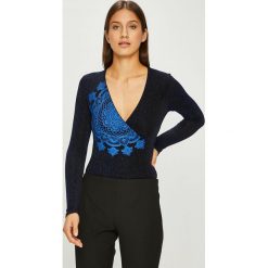 Desigual - Bluzka. Czarne bluzki damskie Desigual, na co dzień, s, z nadrukiem, z elastanu, casualowe, bez kołnierzyka, bez rękawów. W wyprzedaży za 199,90 zł.