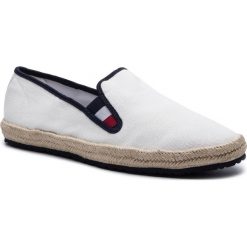 Espadryle TOMMY HILFIGER - Canvas Slipon Espadrille FM0FM02251 White 100. Białe espadryle męskie TOMMY HILFIGER, na co dzień, bez wzorów, z tworzywa sztucznego, bez zapięcia. W wyprzedaży za 209,00 zł.
