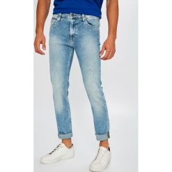 Lee - Jeansy Rider. Niebieskie jeansy męskie marki Lee. W wyprzedaży za 259,90 zł.