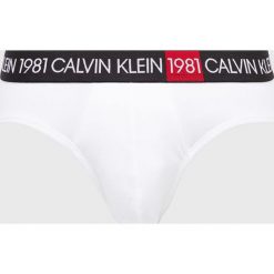 Calvin Klein Underwear - Slipy. Czarne slipy męskie Calvin Klein Underwear, s, bez wzorów, z elastanu. Za 119,90 zł.