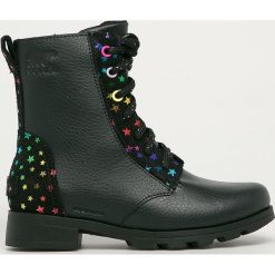 Sorel - Botki dziecięce Emelie. Czarne botki dziewczęce Sorel, z okrągłym noskiem, na sznurówki. Za 429,90 zł.