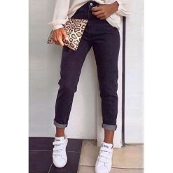 Jeansy damskie AUTUMN. Czarne jeansy damskie Jeansy damskie AUTUMN. W wyprzedaży za 69,00 zł.