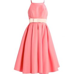 Sukienki: Chi Chi London Petite EKATERINA Sukienka koktajlowa coral