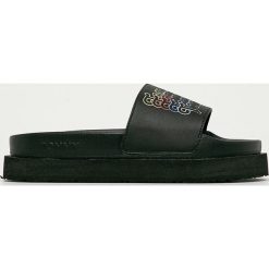 Tommy Jeans - Klapki. Czarne klapki damskie Tommy Jeans, bez wzorów, z jeansu, bez obcasa, na obcasie. Za 269,90 zł.