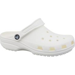 Crocs Classic Clog 10001-100. Białe kapcie męskie Crocs, bez wzorów, z materiału. W wyprzedaży za 149,99 zł.