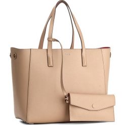 Torebka DKNY - Bryant Park R2113030 Tea 905. Brązowe torebki klasyczne damskie DKNY, bez wzorów, ze skóry, klasyczne, duże, bez dodatków. W wyprzedaży za 519,00 zł.