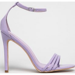 Glamorous - Sandały. Sandały damskie Glamorous, bez wzorów, ze skóry, z okrągłym noskiem, bez obcasa, na obcasie, na klamry. W wyprzedaży za 69,90 zł.
