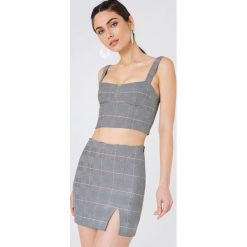 NA-KD Trend Spódnica mini w kratkę - Grey. Szare spódniczki damskie marki NA-KD Trend, w kratkę, mini. W wyprzedaży za 80,97 zł.
