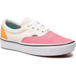 Tenisówki VANS - Comfycush Era VN0A3WM9VNJ1 (Canvas) Strawberry Pink. Różowe półbuty damskie Vans, bez wzorów, z gumy, bez zapięcia. W wyprzedaży za 219,00 zł.