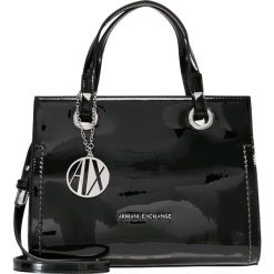 Armani Exchange Torebka black. Czarne torebki klasyczne damskie marki Armani Exchange, l, z materiału, z kapturem. Za 719,00 zł.