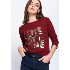 Bordowa Bluzka Just Look. Czerwone bluzki damskie z długim rękawem marki Born2be, xl, z nadrukiem, z okrągłym kołnierzem. Za 39,99 zł.