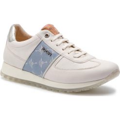 Sneakersy JOOP! - Hanna 4140004446 Light Blue 401. Białe półbuty damskie JOOP!, na co dzień, bez wzorów, ze skóry, bez obcasa, na płaskiej podeszwie, bez zapięcia. W wyprzedaży za 529,00 zł.