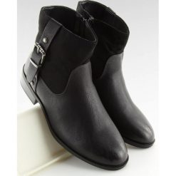 Botki damskie czarne 1004-PA BLACK. Czarne botki damskie obuwie damskie, z zamszu, bez obcasa, na płaskiej podeszwie, z paskami. Za 107,78 zł.