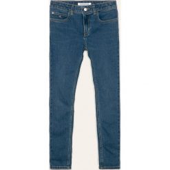 Calvin Klein Jeans - Jeansy dziecięce 152-176 cm. Niebieskie jeansy dziewczęce Calvin Klein Jeans, z aplikacjami, z elastanu. Za 269,90 zł.