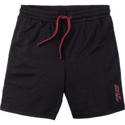 Długie szorty sportowe funkcyjne bonprix czarny. Czarne szorty męskie bonprix, s, z nadrukiem, sportowe, długie. Za 44,99 zł.