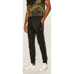 Adidas Originals - Spodnie. Czarne spodnie męskie adidas Originals, m, bez wzorów, z elastanu. Za 269,90 zł.