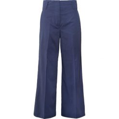 By Malene Birger Spodnie materiałowe skyline. Niebieskie spodnie damskie marki By Malene Birger, bez wzorów, z tkaniny. Za 1029,00 zł.