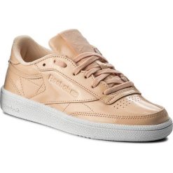 Buty Reebok - Club C 85 Patent BS9778 Desert Dust/White. Różowe buty sportowe damskie Reebok, bez wzorów, ze skóry, sportowe, reebok club. W wyprzedaży za 269,00 zł.