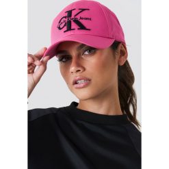Czapki zimowe damskie: Calvin Klein Czapka baseballowa Re-Issue – Pink