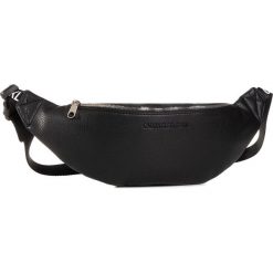 Saszetka nerka CALVIN KLEIN JEANS - Streetpack K60K606866 BDS. Czarne nerki damskie Calvin Klein Jeans, bez wzorów, z jeansu, młodzieżowe, bez dodatków. Za 359,00 zł.