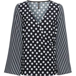 Shirt bluzkowy z efektem założenia kopertowego bonprix czarno-biały wzorzysty. Czarne koszulki damskie bonprix, z aplikacjami, bez kołnierzyka, bez rękawów. Za 44,99 zł.