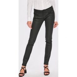Pepe Jeans - Spodnie New Brooke. Czarne jeansy damskie slim marki Pepe Jeans, bez wzorów, z elastanu, casualowe. W wyprzedaży za 289,90 zł.