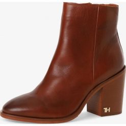 Tommy Hilfiger - Skórzane botki damskie, beżowy. Brązowe botki damskie TOMMY HILFIGER, eleganckie, bez obcasa, na obcasie, bez zapięcia. Za 499,95 zł.