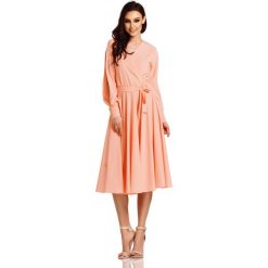 Sukienka kopertowa midi elegancka - morela, s. Sukienki damskie e-margeritka.pl, s, w paski, z poliesteru, eleganckie, bez rękawów, bez kaptura. Za 159,99 zł.