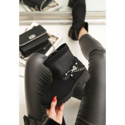 Czarne Matowe Botki Heart Of Glass. Czarne botki damskie Renee, bez obcasa, na obcasie, bez zapięcia. Za 89,99 zł.