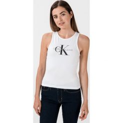 Calvin Klein Podkoszulek Biały. Białe podkoszulki damskie Calvin Klein, m, z nadrukiem, z elastanu, bez rękawów. Za 152,95 zł.