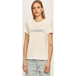 Tommy Hilfiger - T-shirt. Żółte bluzki damskie TOMMY HILFIGER, s, z nadrukiem, z bawełny, z okrągłym kołnierzem. Za 139,90 zł.