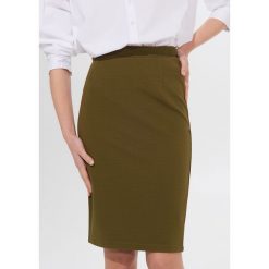 Ołówkowa spódnica midi - Khaki. Brązowe spódniczki damskie Mohito, bez wzorów, midi, ołówkowe. Za 59,99 zł.