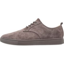 Trampki męskie: Clae ELLINGTON SP Tenisówki i Trampki dark charcoal