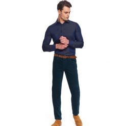 Koszula wzorzysta dopasowany krój. Niebieskie koszule męskie Top Secret, na zimę, m, bez wzorów, z jeansu, eleganckie, z klasycznym kołnierzykiem, z długim rękawem. Za 139,99 zł.