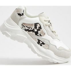 Sneakersy ze skórzanymi wstawkami - Wielobarwny. Sneakersy damskie Mohito. Za 159,99 zł.