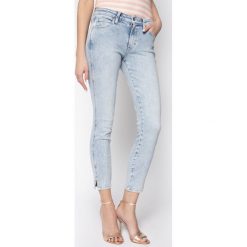 Jeansy Skinny Fit Calvin Klein Jeans Mid Rise Ankle J20J213897. Niebieskie jeansy damskie Calvin Klein Jeans. W wyprzedaży za 309,00 zł.