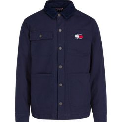 Kurtka jeansowa Tommy Jeans Workwear DM0DM06918. Niebieskie kurtki męskie Tommy Jeans, m, bez wzorów, z bawełny, bez kaptura. W wyprzedaży za 449,00 zł.